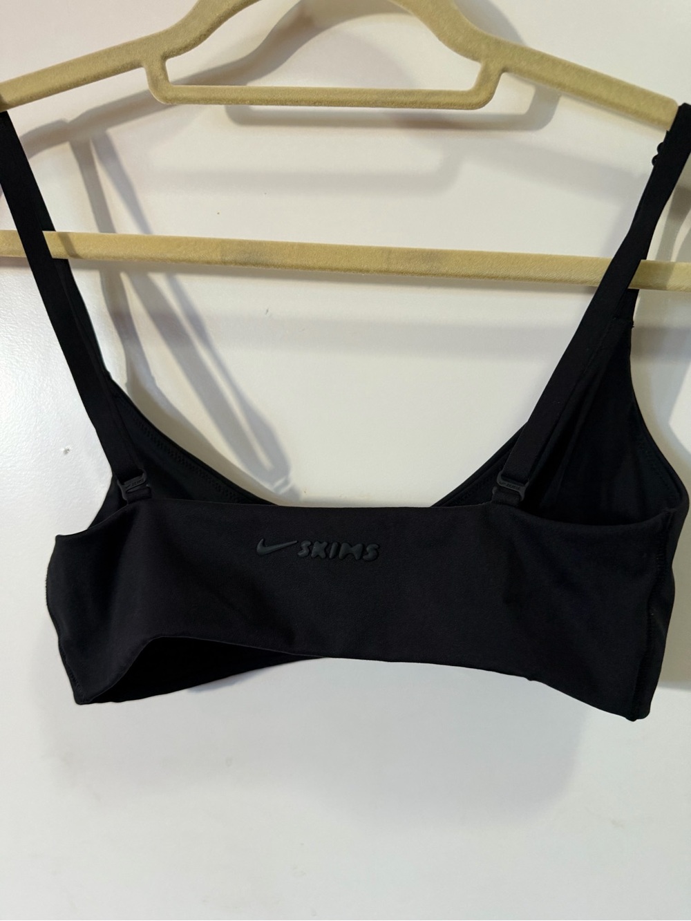 SKIMS Black Seamless Scoop Sports Bralette